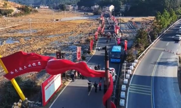 纵观华夏 江西吉安：村子里的“晒冬会” 晒出丰收景 酿出幸福