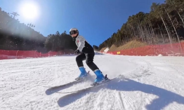 南方也能冲高级道！江西靖安解锁冰雪新体验 赣北小城蹚出全域旅